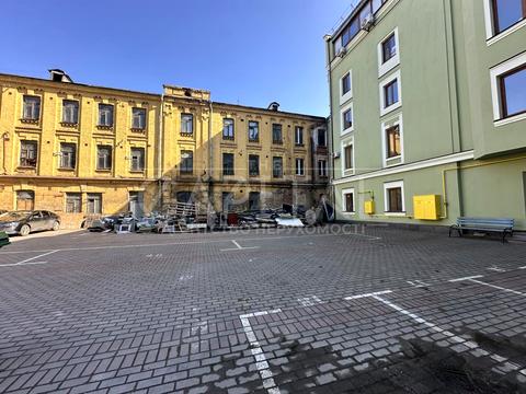 комерційна за адресою Київ, Жилянська вул., 14