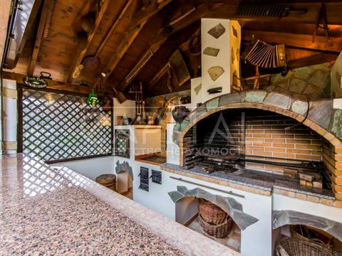 будинок за адресою Київ, Локомотивна вул.