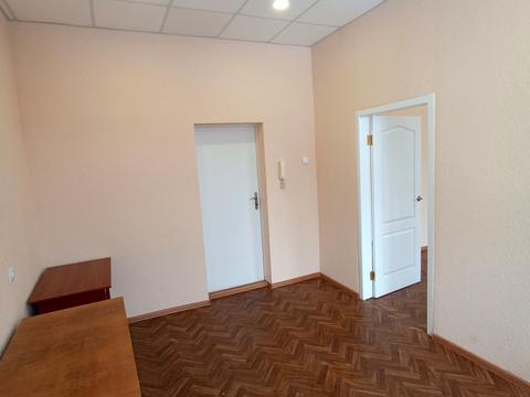 комерційна за адресою Батумська вул., 11