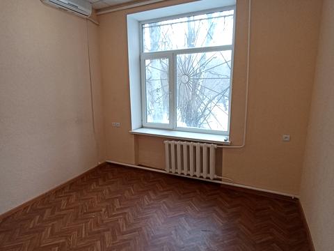 комерційна за адресою Батумська вул., 11