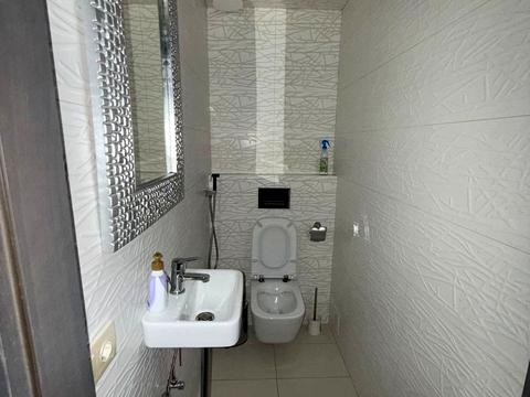 квартира за адресою Левка Лук'яненка вул. (Василя Жуковського), 16, 18, 20, 24