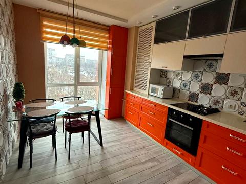 квартира за адресою Левка Лук'яненка вул. (Василя Жуковського), 16, 18, 20, 24