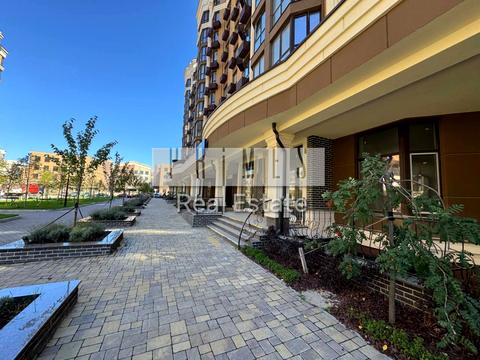 коммерческая по адресу Радісна вул., 6