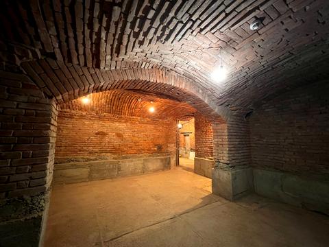 комерційна за адресою Шашкевича вул., 4