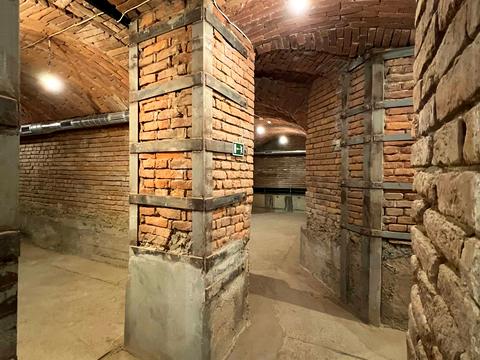 комерційна за адресою Шашкевича вул., 4