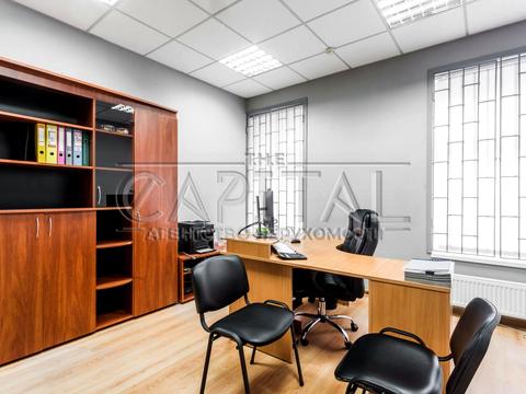 комерційна за адресою Воздвиженська вул., 43