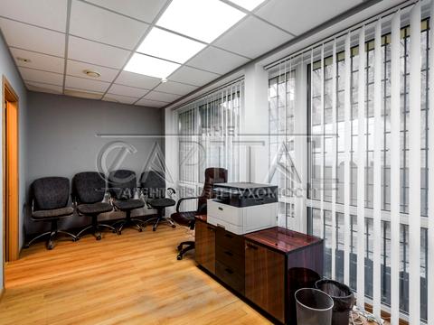 комерційна за адресою Воздвиженська вул., 43