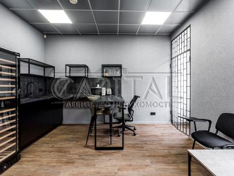 комерційна за адресою Воздвиженська вул., 43