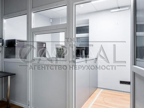 комерційна за адресою Воздвиженська вул., 43