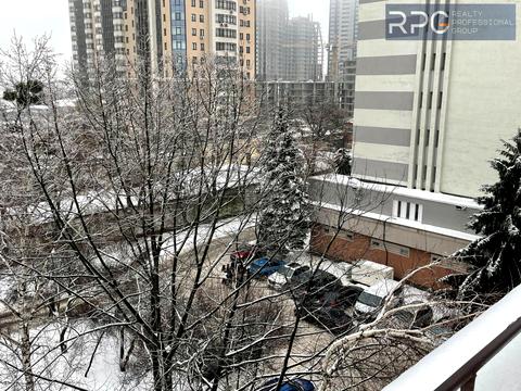 коммерческая по адресу Александра Довженко ул., 18