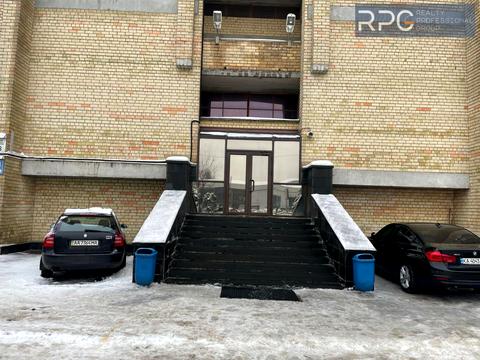 коммерческая по адресу Александра Довженко ул., 18