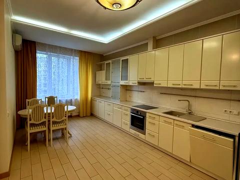 квартира за адресою Київ, Князів Острозьких вул. (Московська), 46/2