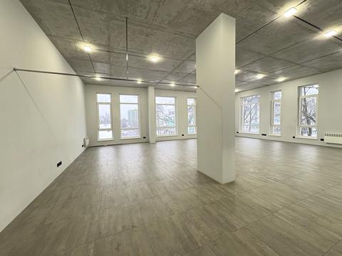 комерційна за адресою Садова вул., 33