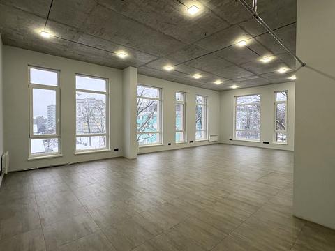 комерційна за адресою Садова вул., 33