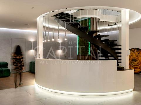 комерційна за адресою Андрія Верхогляда вул. (Михайла Драгомирова), 16