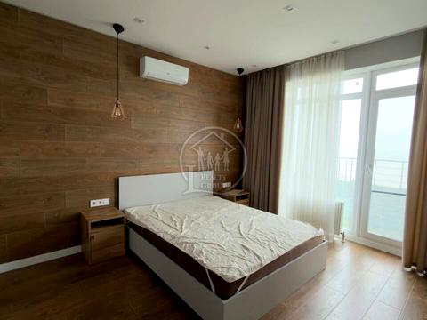 будинок за адресою Набережна вул.