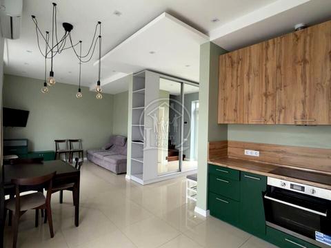 будинок за адресою Набережна вул.