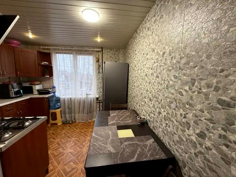 квартира за адресою Космонавтів вул., 15