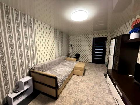 квартира за адресою Космонавтів вул., 15