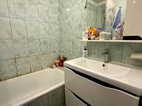 квартира за адресою Космонавтів вул., 15