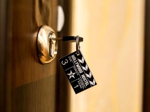 комерційна за адресою Юрія Тимошенка "Тарапуньки" вул. (Примакова), 5-Б