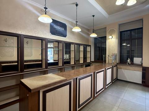 коммерческая по адресу Братьев Михновских ул. (Московская), 4