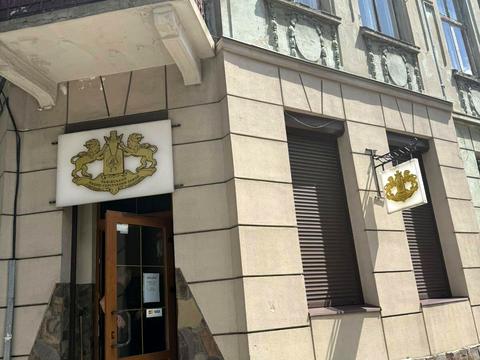 коммерческая по адресу Братьев Михновских ул. (Московская), 4