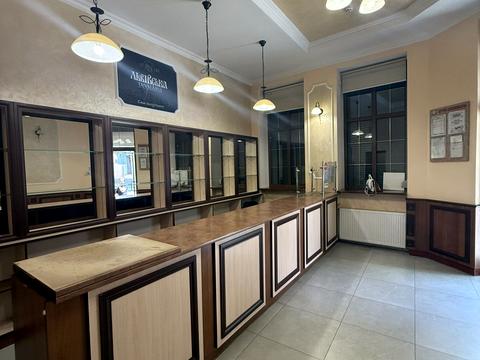 коммерческая по адресу Братьев Михновских ул. (Московская), 4