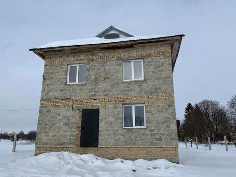 будинок за адресою Квітнева