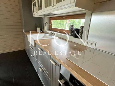 будинок за адресою Вишнева вул.