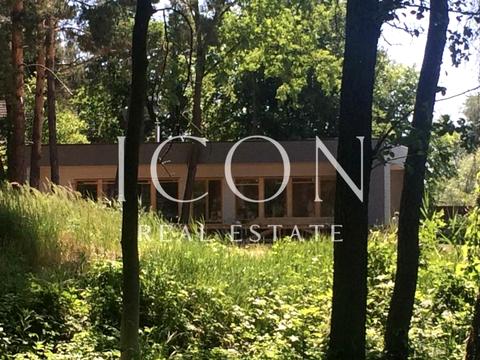 будинок за адресою Вишнева вул.