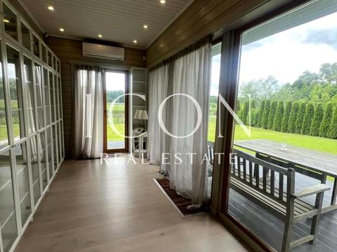 будинок за адресою Вишнева вул.