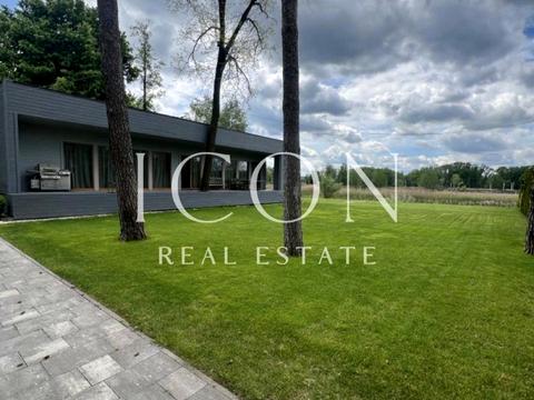 будинок за адресою Вишнева вул.