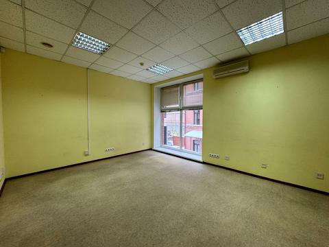 комерційна за адресою Південна вул., 8-Г