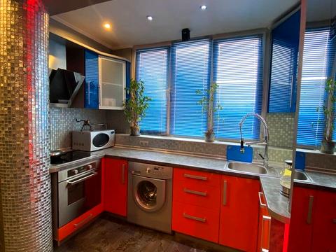 квартира за адресою Анни Ахматової вул., 43