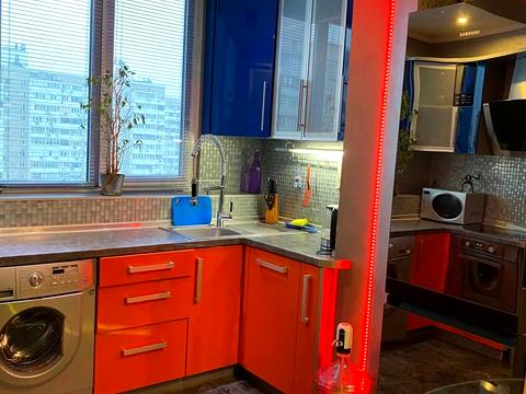 квартира за адресою Анни Ахматової вул., 43