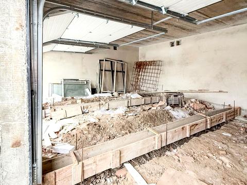 комерційна за адресою Дмитра Коцюбайла вул., 7-А