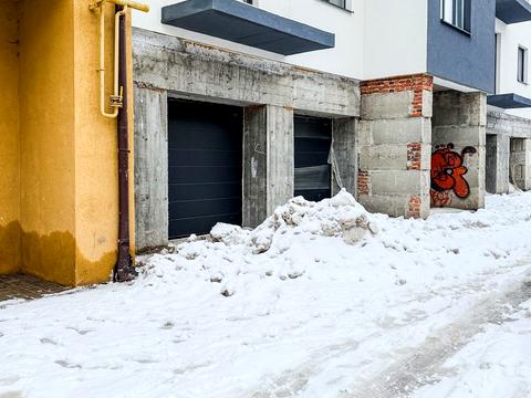 комерційна за адресою Дмитра Коцюбайла вул., 7-А