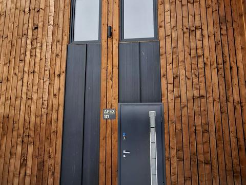 коммерческая по адресу Героїв Майану, 2