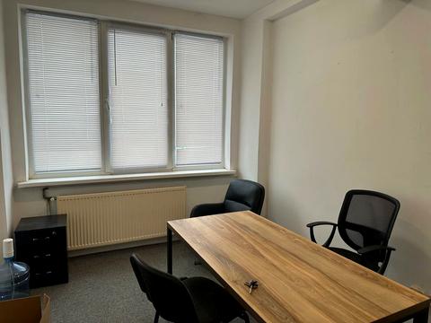 комерційна за адресою Зелена вул., 131