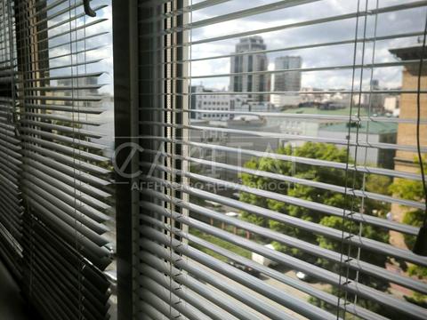 комерційна за адресою Ділова вул. (Димитрова), 5б