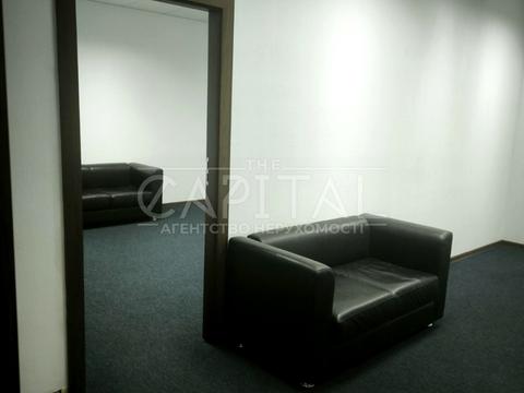 комерційна за адресою Ділова вул. (Димитрова), 5б