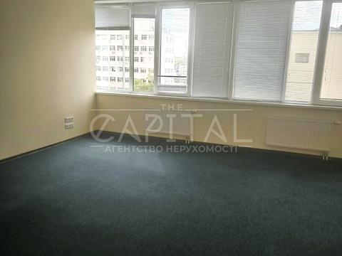 комерційна за адресою Ділова вул. (Димитрова), 5б