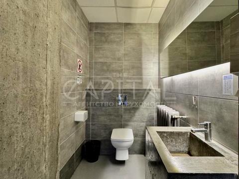 комерційна за адресою Лесі Українки бульв., 23-Б