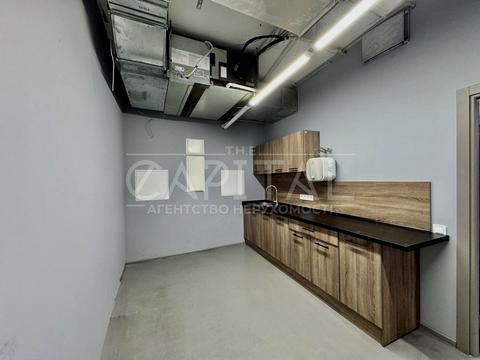 комерційна за адресою Лесі Українки бульв., 23-Б