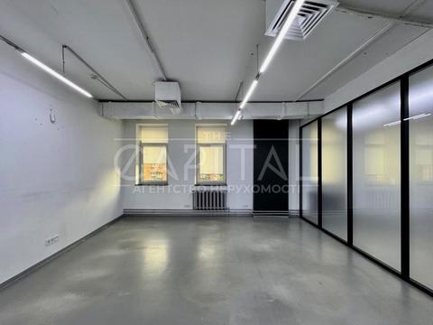 комерційна за адресою Лесі Українки бульв., 23-Б