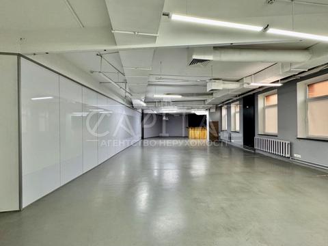 комерційна за адресою Лесі Українки бульв., 23-Б