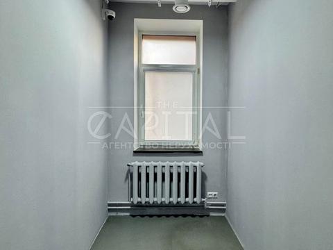 комерційна за адресою Лесі Українки бульв., 23-Б