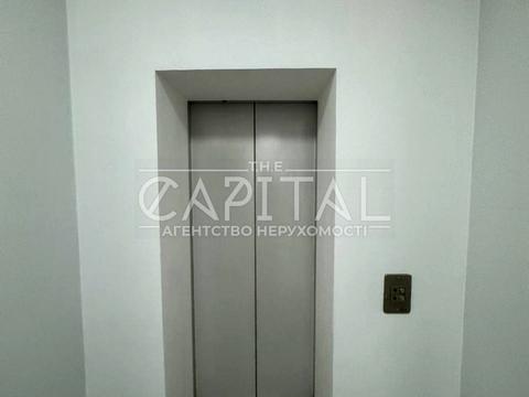 комерційна за адресою Казарменна вул. (Григорія Андрющенка), 7