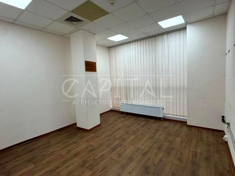 комерційна за адресою Казарменна вул. (Григорія Андрющенка), 7